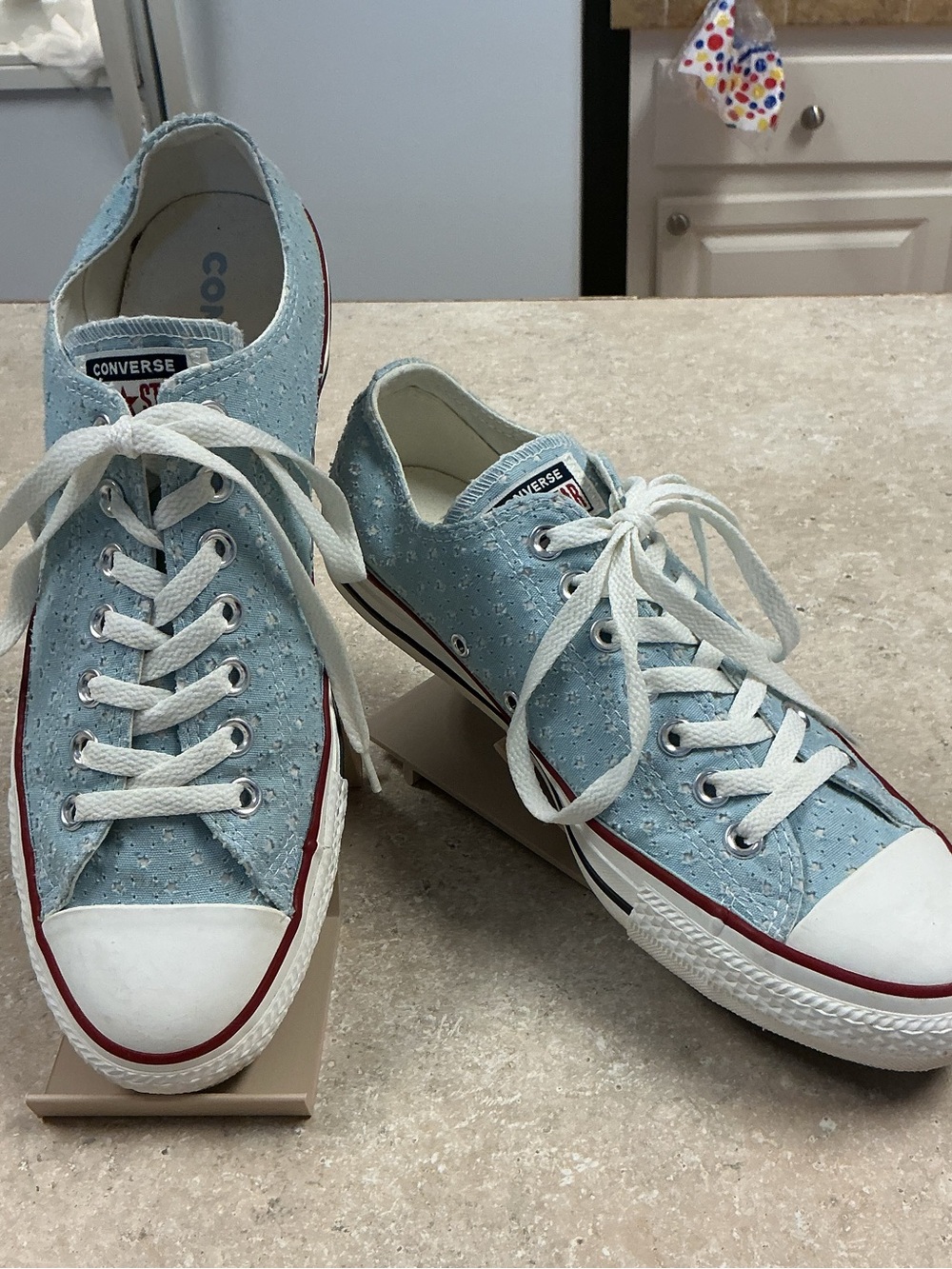 Converse Chucks Womens SZ 10.5 Low top Light Blue Cut-out Star Sneaker Unisex